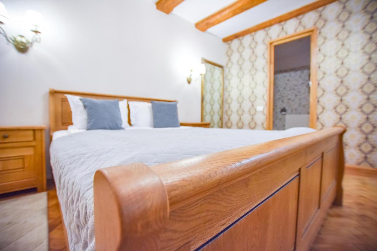 Safrano Palace Brasov Bagian luar foto